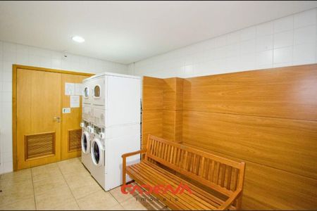 2_photo/94dce47251.be6c39d5fa12942d-ATLAS-01b7d506-0416-4f43-aefa-e2423447c28e.jpg de apartamento para alugar com 1 quarto, 32m² em Centro, Curitiba