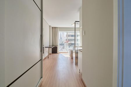 3_photo/94dce47251.e8215da97a2797ff-ATLAS-0ff2db1e-f342-4eac-bacd-1a018f15bbd5.jpg de apartamento para alugar com 1 quarto, 30m² em Centro, Curitiba