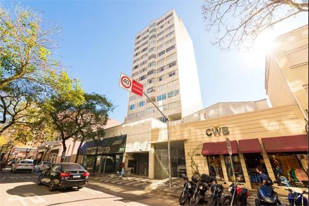 12_photo/94dce4731f.5a85c5bdfef41cf9-ATLAS-0693efcc-0420-4ac5-9f5b-2b833e54c4f8.jpg de apartamento à venda com 3 quartos, 248m² em Centro, Curitiba