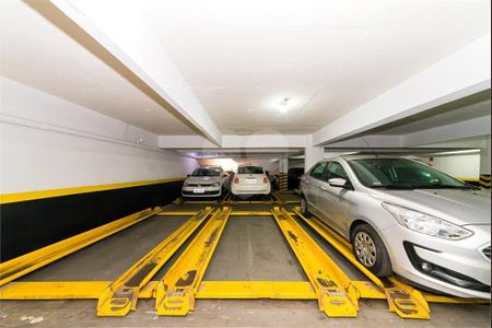 9_photo/94dce4731f.5a85c5bdfef41cf9-ATLAS-2b5f9a71-9cf0-470d-9b6f-10d198a50935.jpg de apartamento à venda com 3 quartos, 248m² em Centro, Curitiba