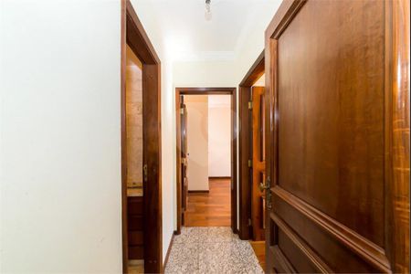 4_photo/94dce4731f.5a85c5bdfef41cf9-ATLAS-e0bfd3b4-c4e1-4259-8217-c2f1676c9922.jpg de apartamento à venda com 3 quartos, 248m² em Centro, Curitiba