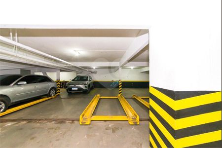 47_photo/94dce47321.23351eba74f1df34-ATLAS-d3bfe2f1-5d46-45e6-bce2-32a97859f92b.jpg de apartamento à venda com 3 quartos, 248m² em Centro, Curitiba