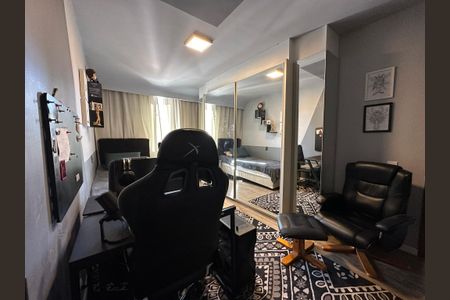 8_photo/94dce47321.8406d85b1cc03178-ATLAS-301aceff-4e65-40de-a643-75fa93c4ce04.jpg de apartamento à venda com 4 quartos, 249m² em Centro, Curitiba