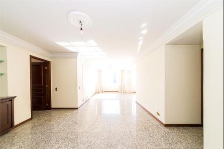 8_photo/94dce47321.c7048a8dc0618162-ATLAS-492bc2d8-d4eb-462f-ba4e-e4baba1185b6.jpg de apartamento à venda com 3 quartos, 248m² em Centro, Curitiba