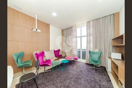 12_photo/94dce4733b.b7a28b76476596d7-ATLAS-d31ddc13-b4ec-47cf-a2d7-fb143e2261c4.jpg de apartamento à venda com 1 quarto, 41m² em Centro, Curitiba