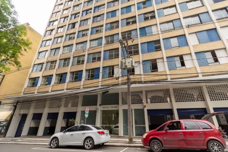 10_photo/94dce4736f.58850dde7386ef78-ATLAS-6c27fdbd-96d8-41b3-856c-75dbe2da18c8.jpg de apartamento à venda com 3 quartos, 140m² em Centro, Curitiba