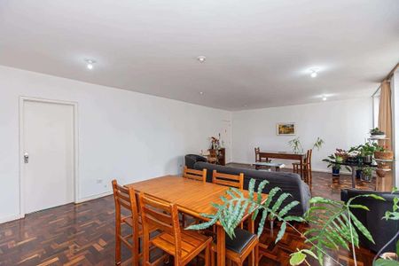 4_photo/94dce4736f.58850dde7386ef78-ATLAS-c4707f7e-9cc7-4e29-96c0-c3c8b61dc540.jpg de apartamento à venda com 3 quartos, 140m² em Centro, Curitiba