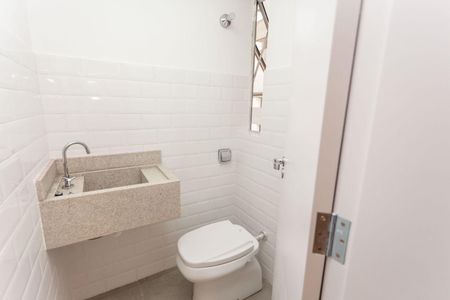 5_photo/94dce4736f.a566ac848cd58cd3-ATLAS-2deb0acb-4e7a-41e5-bdeb-89497f099c54.jpg de apartamento à venda com 3 quartos, 150m² em Centro, Curitiba