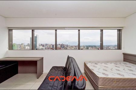 3_photo/94dce4737b.8b238b2f56f58e8d-ATLAS-0b314c3e-c358-429f-8401-d7f74b2369b0.jpg de apartamento à venda com 1 quarto, 36m² em Centro, Curitiba