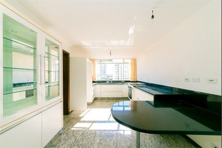 12_photo/94dce4737f.72f38772c60cc7a0-ATLAS-6b9b1e26-1dec-4e23-b05b-c537a92d0b90.jpg de apartamento à venda com 3 quartos, 248m² em Centro, Curitiba