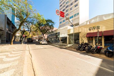 2_photo/94dce4737f.72f38772c60cc7a0-ATLAS-be494609-fa25-4ccf-a2ed-e6c6e3fcd838.jpg de apartamento à venda com 3 quartos, 248m² em Centro, Curitiba