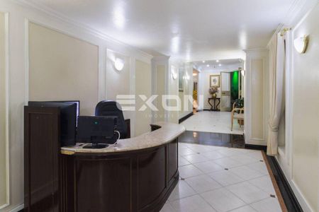 4_photo/94dce47383.c06c3c5dbfc3661b-ATLAS-4bf9e488-2d6d-4beb-bca1-882985a6874b.jpg de apartamento à venda com 2 quartos, 114m² em Centro, Curitiba