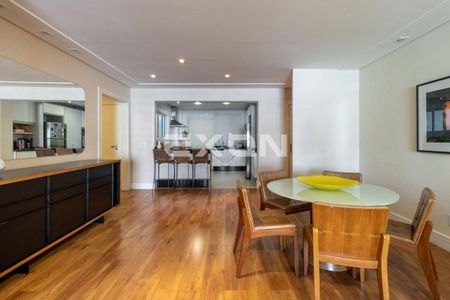 7_photo/94dce47383.c06c3c5dbfc3661b-ATLAS-4ecc6122-858e-4f2d-b142-fedc3ca7b10e.jpg de apartamento para alugar com 2 quartos, 114m² em Centro, Curitiba