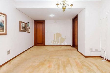 10_photo/94dce473a1.01a75da12f750b94-ATLAS-3473f1ec-6f36-4a51-969b-e63f46fb2ed0.jpg de apartamento à venda com 3 quartos, 149m² em Centro, Curitiba