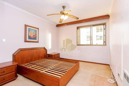 8_photo/94dce473a1.01a75da12f750b94-ATLAS-5d2ef2e3-972f-4e90-a366-40bb062d14db.jpg de apartamento à venda com 3 quartos, 149m² em Centro, Curitiba