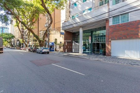 25_photo/94dce473a5.4fee3f0d4042467f-ATLAS-5c1412fb-3ce3-4367-b5b8-d66ea4ffd52a.jpg de apartamento à venda com 1 quarto, 56m² em Centro, Curitiba