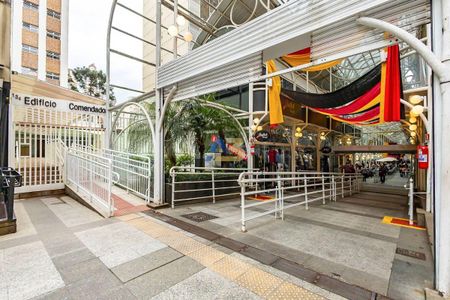 39_photo/94dce473a9.1aa5b8f538f3adaf-ATLAS-9ba9b853-a3e5-4489-8bbe-4ff892539a8b.jpg de apartamento à venda com 3 quartos, 143m² em Centro, Curitiba