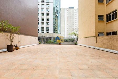 32_photo/94dce473a9.1aa5b8f538f3adaf-ATLAS-e2ed1026-a82a-4d58-8c46-807dc5221c84.jpg de apartamento à venda com 3 quartos, 143m² em Centro, Curitiba