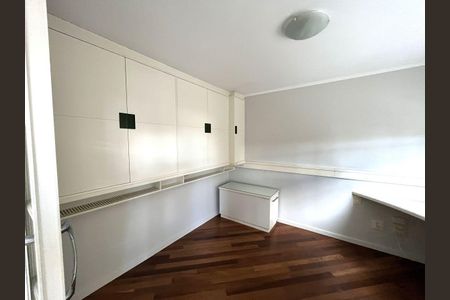 5_photo/94dce473cf.7066937cd636288e-ATLAS-8b6816b5-8412-4dba-a146-2503f0cbb05e.jpg de apartamento para alugar com 3 quartos, 145m² em Centro, Curitiba