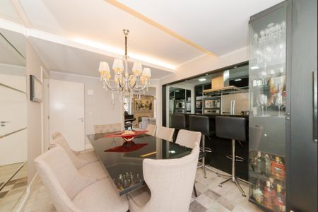 8_photo/94dce473d1.74a96c0b2c4b8c29-ATLAS-186f548b-69c5-481c-8a9e-ee5a64bd9789.jpg de apartamento à venda com 3 quartos, 145m² em Centro, Curitiba