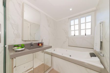 1_photo/94dce473d1.74a96c0b2c4b8c29-ATLAS-19fc2291-76df-45c6-9c46-e9bd0f515f08.jpg de apartamento à venda com 3 quartos, 145m² em Centro, Curitiba