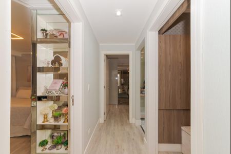 7_photo/94dce473d1.74a96c0b2c4b8c29-ATLAS-7abbd0d3-c558-4a55-960d-d5be5631e0ce.jpg de apartamento à venda com 3 quartos, 145m² em Centro, Curitiba