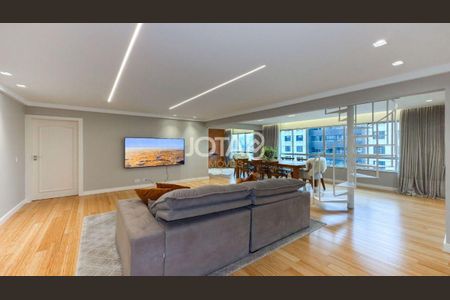 12_photo/94dce473db.f279df7ab7105e24-ATLAS-1b18d05f-0592-4e47-ac14-3e411ce3a63e.jpg de apartamento à venda com 4 quartos, 302m² em Centro, Curitiba