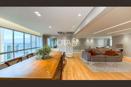 13_photo/94dce473db.f279df7ab7105e24-ATLAS-21370e7a-3d4a-4a04-823f-aad5c77e47d8.jpg de apartamento à venda com 4 quartos, 302m² em Centro, Curitiba