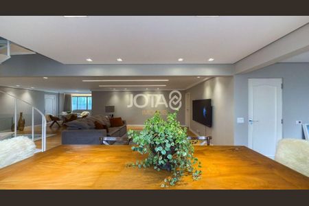 11_photo/94dce473db.f279df7ab7105e24-ATLAS-36a8e635-d25f-42bb-a9c2-f6e5ea31eea8.jpg de apartamento à venda com 4 quartos, 302m² em Centro, Curitiba