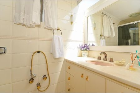 11_photo/94dce474e5.d9c0457bab7bf2a5-ATLAS-2d2f1fa1-9f01-46e7-ba11-1e6cd200aacc.jpg de apartamento à venda com 3 quartos, 155m² em Água Verde, Curitiba