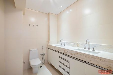 12_photo/94dce4752d.e0ce5559fea22c78-ATLAS-2fa7705b-d57f-492f-8be8-89b0f843f36c.jpg de apartamento à venda com 3 quartos, 172m² em Água Verde, Curitiba