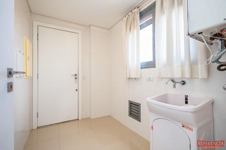 38_photo/94dce4752d.e0ce5559fea22c78-ATLAS-d819fcb3-80d8-4aa1-8a98-d3936e1f6fbe.jpg de apartamento à venda com 3 quartos, 172m² em Água Verde, Curitiba