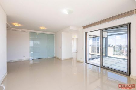 3_photo/94dce4752d.e0ce5559fea22c78-ATLAS-ea3d2d42-e0f2-486e-8f98-1e8823d640c6.jpg de apartamento à venda com 3 quartos, 172m² em Água Verde, Curitiba