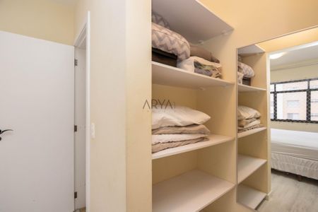 8_photo/94dce47553.bc97dd42e2f5fe5c-ATLAS-7bf2204b-5162-45bd-9246-3e85feaaae24.jpg de apartamento à venda com 1 quarto, 38m² em Centro, Curitiba