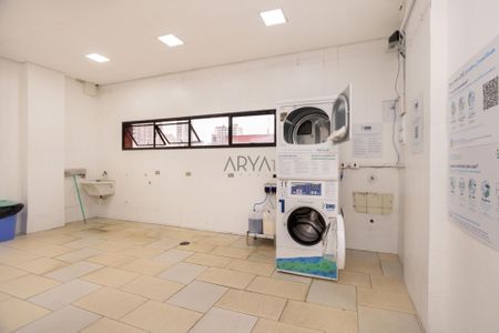 12_photo/94dce47553.bc97dd42e2f5fe5c-ATLAS-996ce3c3-3096-403f-a717-b46b6b1b48f0.jpg de apartamento à venda com 1 quarto, 38m² em Centro, Curitiba