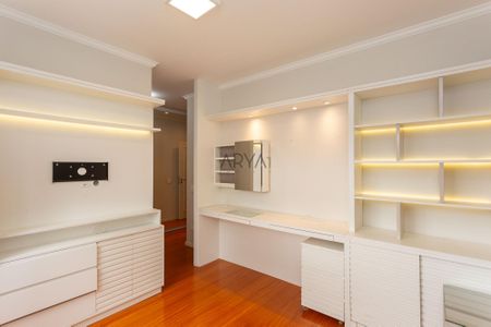 39_photo/94dce476d9.37a81162dcec43a8-ATLAS-d3f23360-71c8-41ff-9012-13fba1ae6fcb.jpg de apartamento à venda com 4 quartos, 227m² em Batel, Curitiba