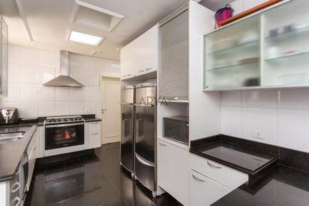 20_photo/94dce476d9.37a81162dcec43a8-ATLAS-eade1895-fa0b-40f6-ae1d-22ef5a993a91.jpg de apartamento à venda com 4 quartos, 227m² em Batel, Curitiba