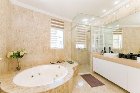 33_photo/94dce47747.55cb5819fbd09464-ATLAS-ebe62b6b-5bf3-473e-bc79-b621fc72d93d.jpg de apartamento para alugar com 3 quartos, 370m² em Batel, Curitiba