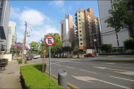 8_photo/94dce477bb.245a2baacd60495d-ATLAS-94d11245-796f-4475-90ea-ca78d02de9b4.jpg de apartamento para alugar com 1 quarto, 39m² em Batel, Curitiba