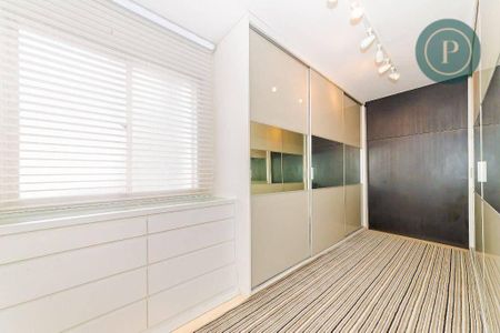 4_photo/94dce477db.0bc2a1d0c21060ae-ATLAS-065cee5f-be8d-403e-a1f1-a7be50a0c576.jpg de apartamento para alugar com 5 quartos, 380m² em Batel, Curitiba