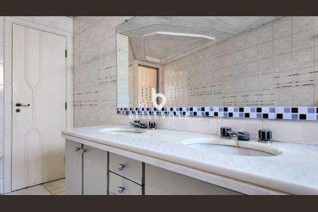 17_photo/94dce47821.c1dc00249eefaead-ATLAS-c987d64e-e6ed-43c7-be8e-a9974db1d9b1.jpg de apartamento à venda com 4 quartos, 251m² em Água Verde, Curitiba