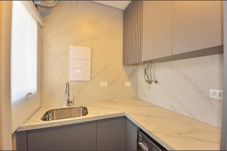 3_photo/94dce47829.e5c1dbf3952ec410-ATLAS-1fff52fd-6ce3-48b9-aaea-741e3b5fa579.jpg de apartamento à venda com 2 quartos, 67m² em Água Verde, Curitiba