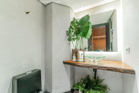 12_photo/94dce4783d.b78c583414802dba-ATLAS-38e6a9f0-af21-4a2d-8dbf-ce5b1c82a37c.jpg de apartamento à venda com 3 quartos, 302m² em Batel, Curitiba