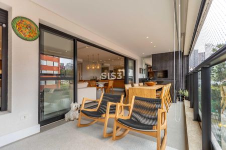 8_photo/94dce478ef.8aeccc1f9056cd14-ATLAS-69b38082-a75e-4d18-a03c-6d18abe93abd.jpg de apartamento à venda com 3 quartos, 181m² em Água Verde, Curitiba