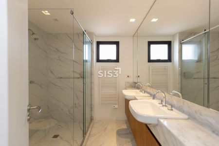 26_photo/94dce478ef.8aeccc1f9056cd14-ATLAS-7c6cdf45-92c4-4399-8298-d2f1d6ce92fa.jpg de apartamento à venda com 3 quartos, 181m² em Água Verde, Curitiba