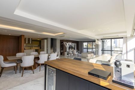 10_photo/94dce478ef.b4145c8a8c3e966f-ATLAS-4e3dd7b3-e252-4401-bbf6-f272240d2cf1.jpg de apartamento à venda com 4 quartos, 308m² em Água Verde, Curitiba