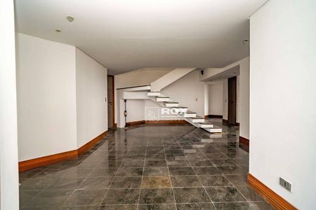 12_photo/94dce47a1b.b252e5b99a5ff7a4-ATLAS-5e6059a3-d009-4148-b244-e2b7ec50f844.jpg de apartamento à venda com 5 quartos, 834m² em Rebouças, Curitiba