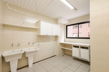 12_photo/94dce47a1b.fd1287ba65cc6047-ATLAS-6093cd81-01f6-43e1-b81e-7d5e6f63274b.jpg de apartamento para alugar com 4 quartos, 495m² em Rebouças, Curitiba