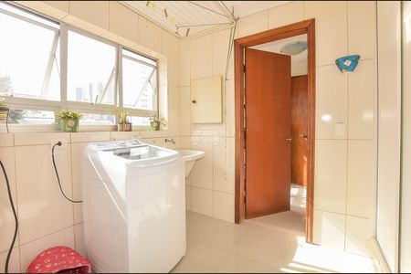 10_photo/94dce47a79.b68f8fc19bd8f2c2-ATLAS-ec677d82-31de-47e0-a24b-224be0e364e6.jpg de apartamento à venda com 4 quartos, 164m² em Água Verde, Curitiba