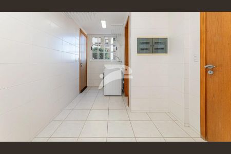 6_photo/94dce47aaf.7f3564aa8aff5a0b-ATLAS-7ca72cf1-e8a2-4c93-a765-3eb969fb82ce.jpg de apartamento à venda com 4 quartos, 145m² em Centro, Curitiba